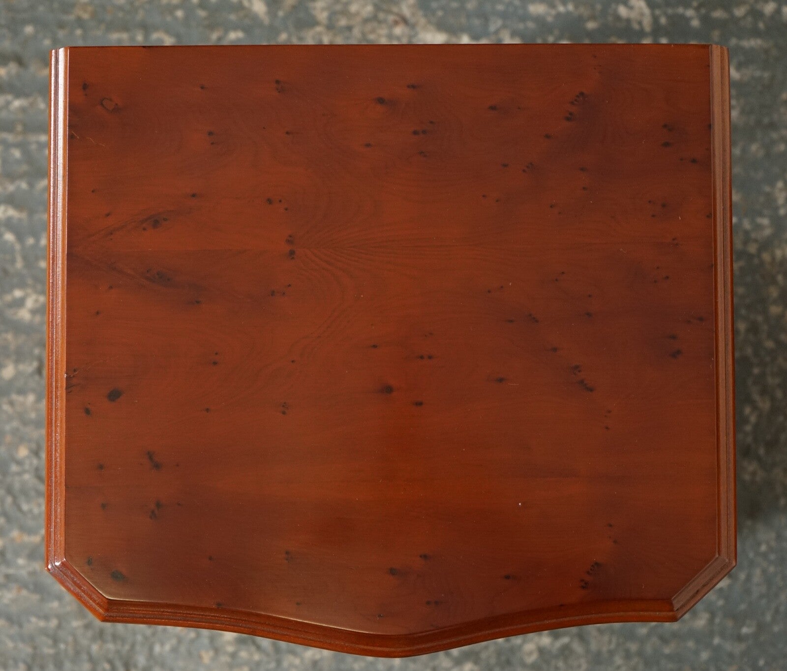 PAIR OF SMALL GEORGIAN STYLE BED SIDE NIGHTSTANDS CHEST OF DRAWERS