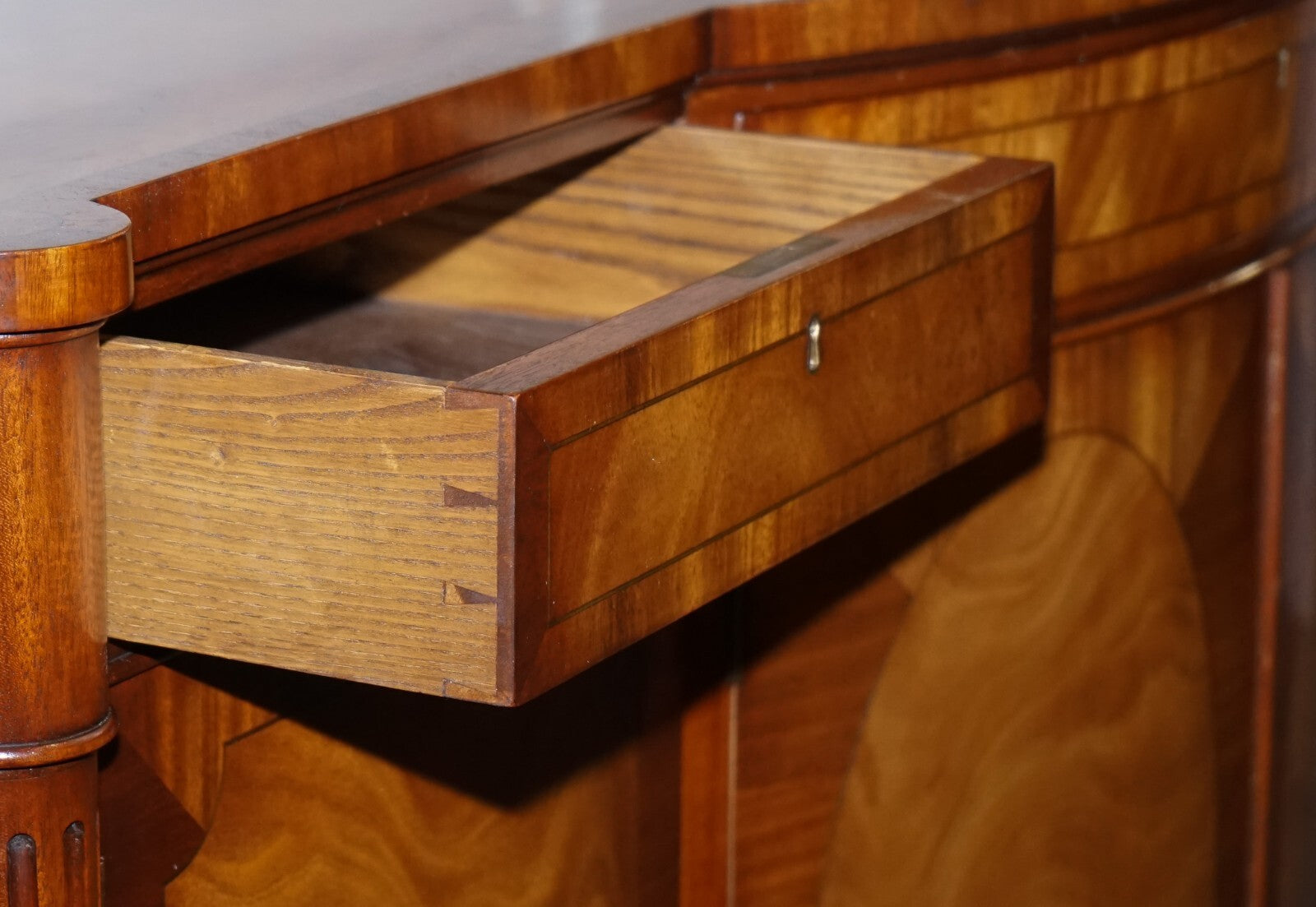 VINTAGE FINE FURNITURE BURR WALNUT SOLID SIDEBOARD MADE BY DAVID SALMON