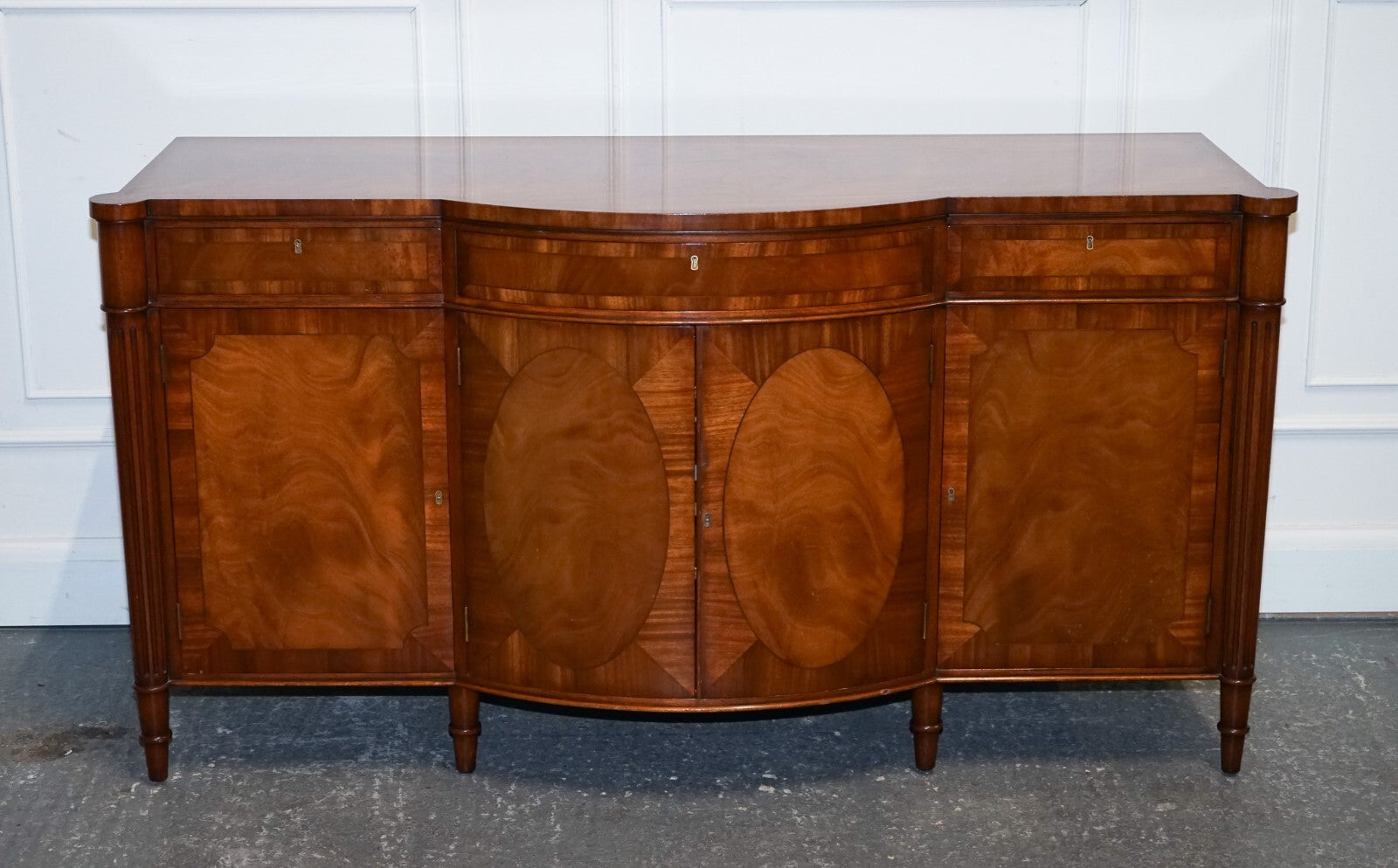 VINTAGE FINE FURNITURE BURR WALNUT SOLID SIDEBOARD MADE BY DAVID SALMON