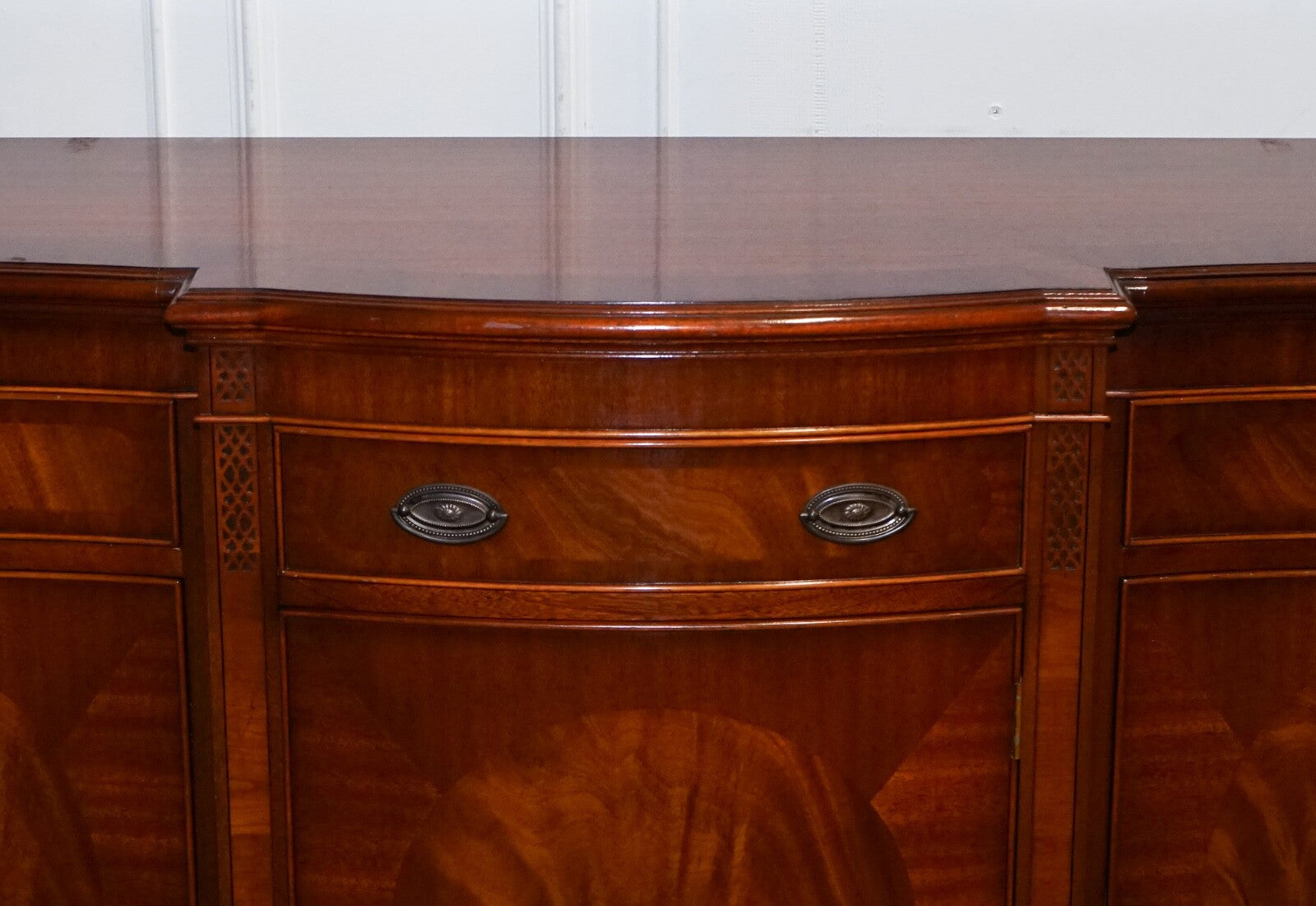 VINTAGE SERPENTINE BOW FRONT SIDEBOARD WITH DRAWERS & CUPBOARD BY WADE FURNITURE