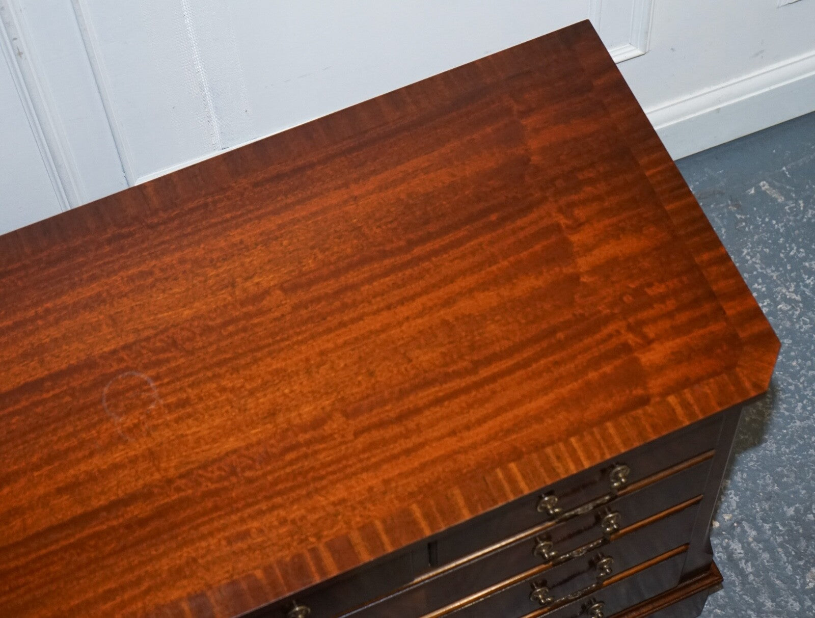 STUNNING VINTAGE BEVAN FUNNEL HARDWOOD SIDEBOARD BANK OF DRAWERS