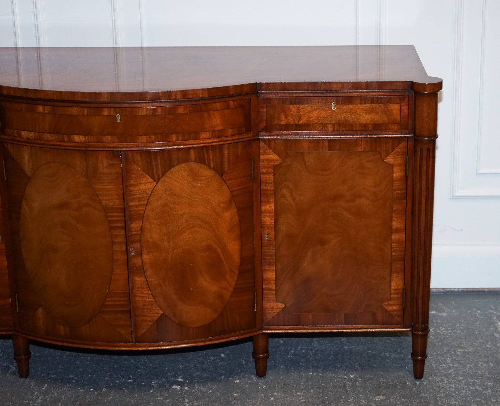 VINTAGE FINE FURNITURE BURR WALNUT SOLID SIDEBOARD MADE BY DAVID SALMON