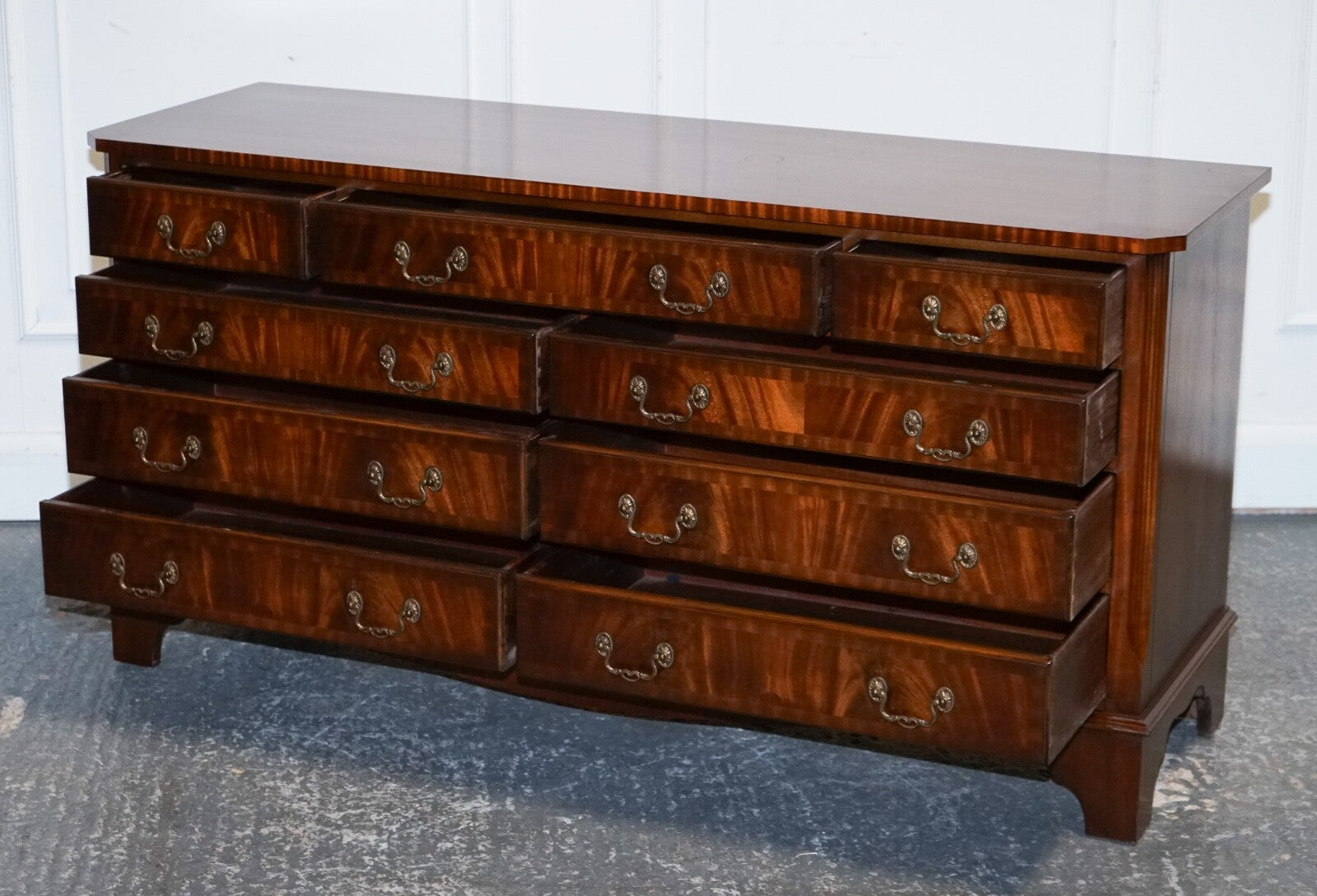 STUNNING VINTAGE BEVAN FUNNEL HARDWOOD SIDEBOARD BANK OF DRAWERS