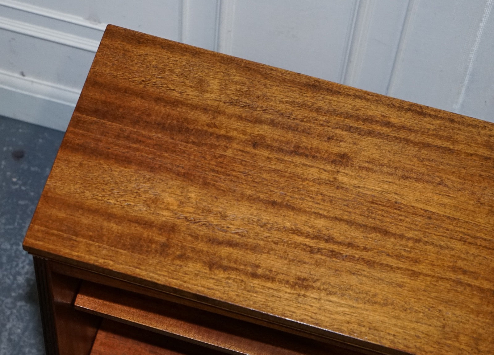 VINTAGE DWARF OPEN BOOKCASE WITH FIXED SHELVES