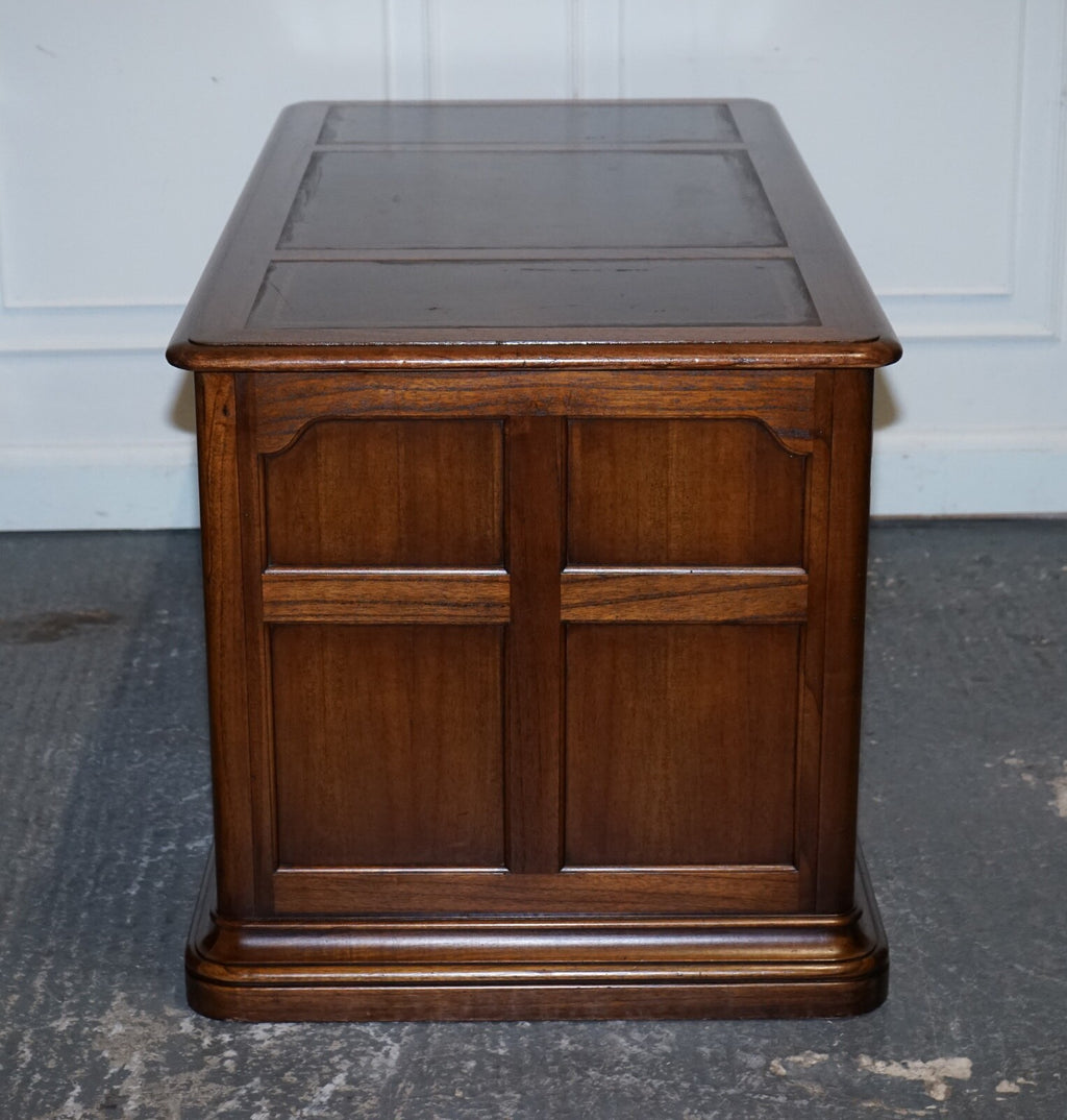 VINTAGE HEKMAN USA TWIN PEDESTAL DESK WITH BROWN LEATHER TOP BRASS HANDLES