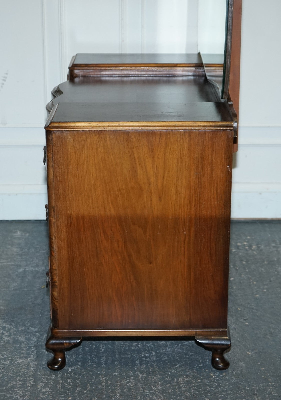 ANTIQUE 1920'S ART DECO BURR WALNUT DRESSING TABLE WITH LARGE MIRROR
