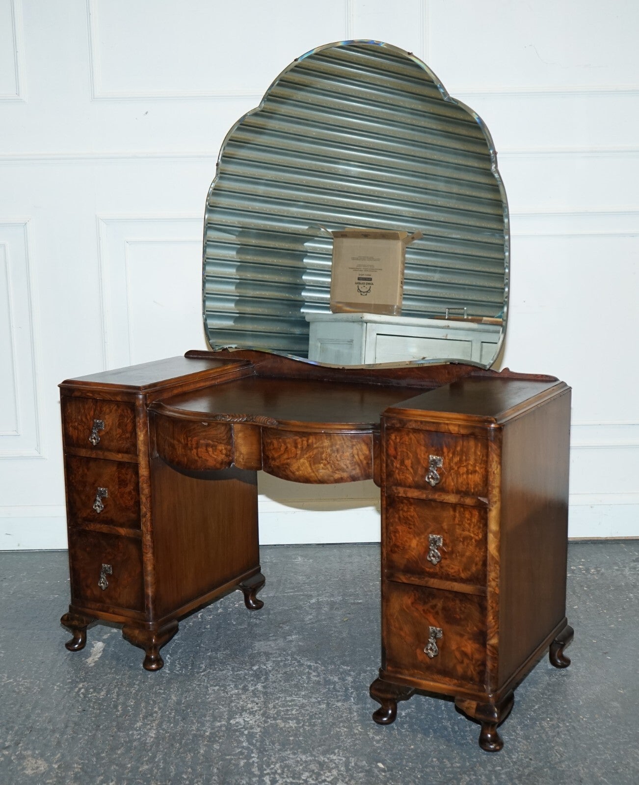 ANTIQUE 1920'S ART DECO BURR WALNUT DRESSING TABLE WITH LARGE MIRROR