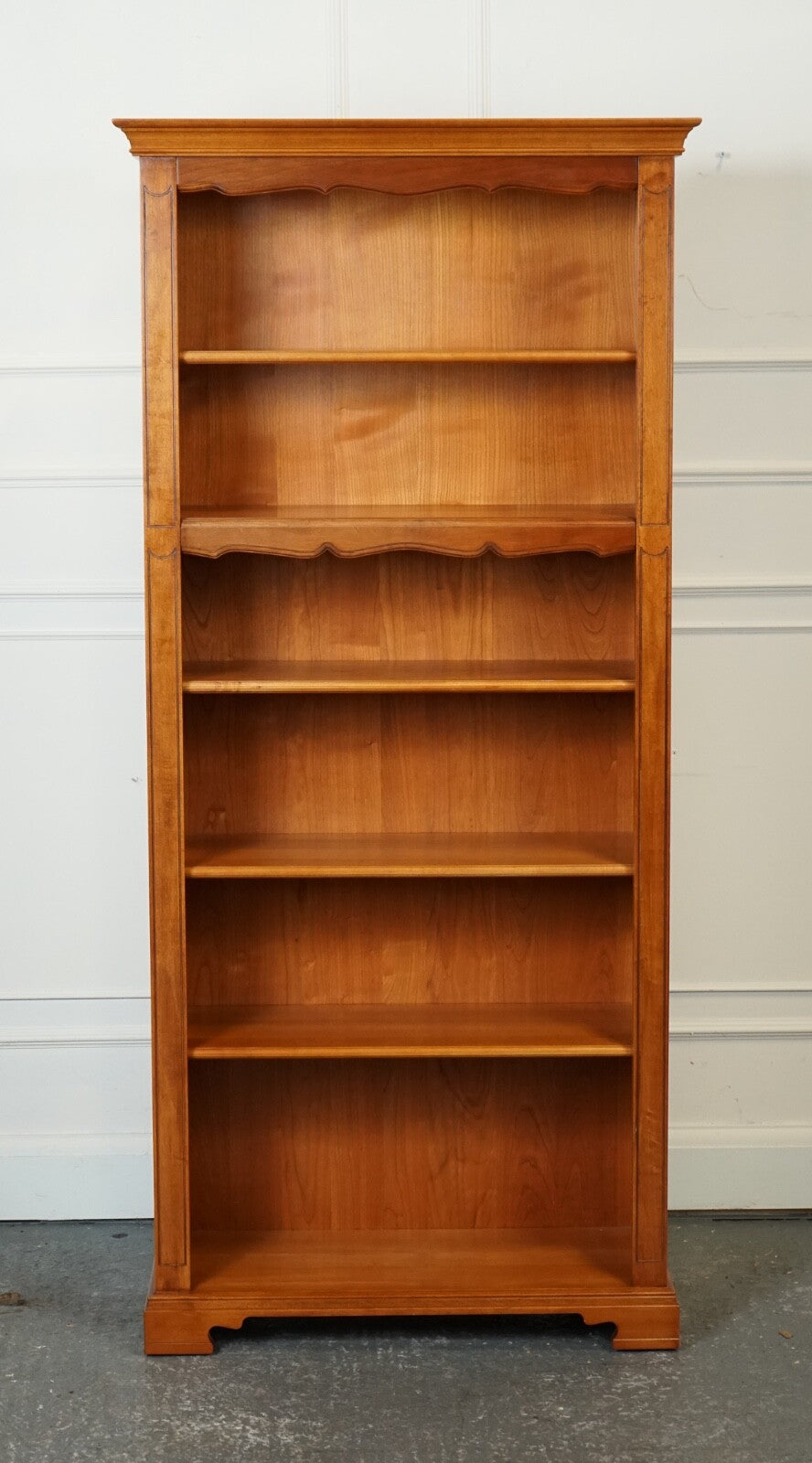VINTAGE TALL OPEN SOLID BOOKCASE 5 SHELVES MADE BY YOUNGER FURNITURE LONDON J1