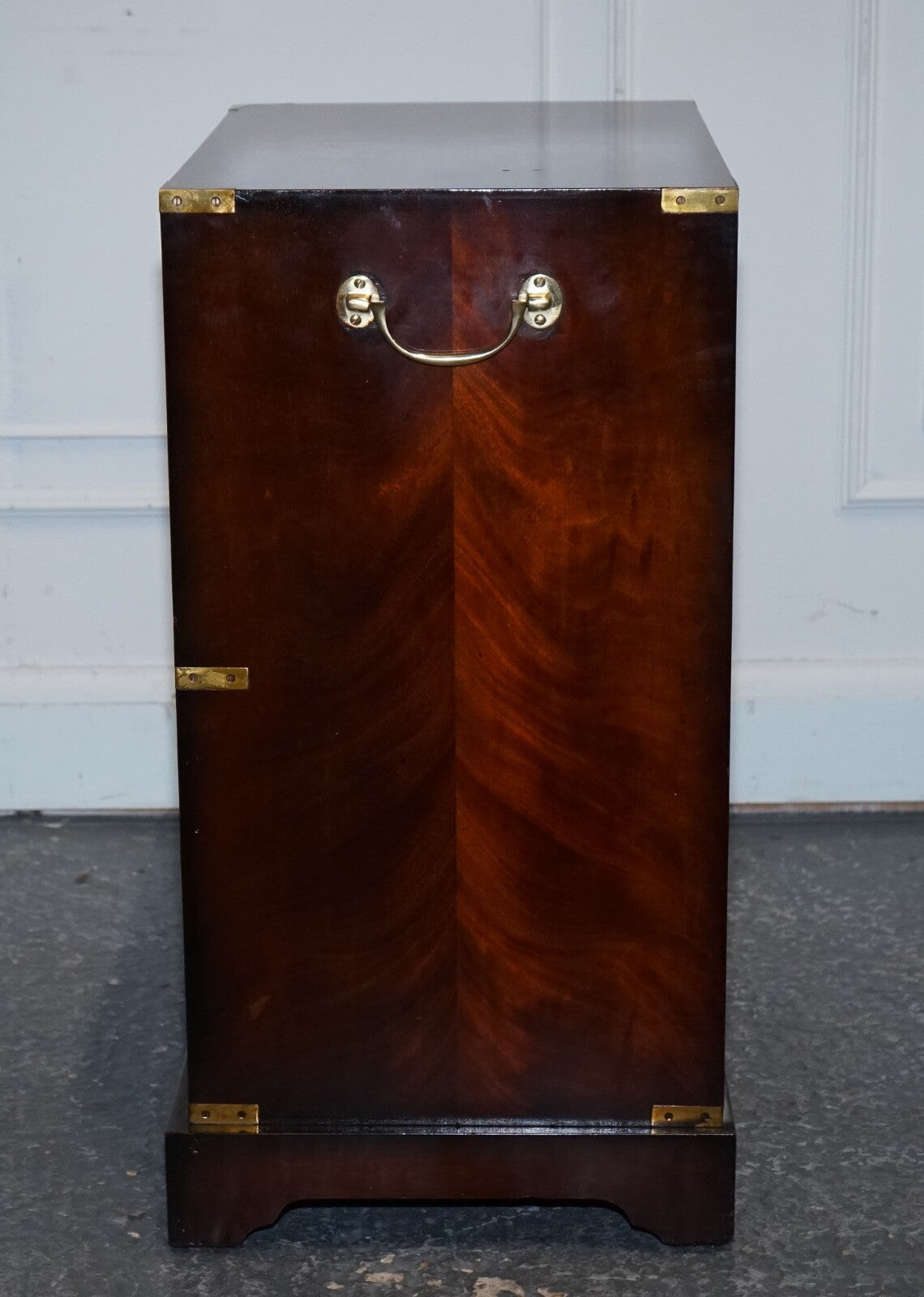 RESTORED STUNNING REH KENNEDY VINTAGE MILITARY CAMPAiGN CHEST OF DRAWERS