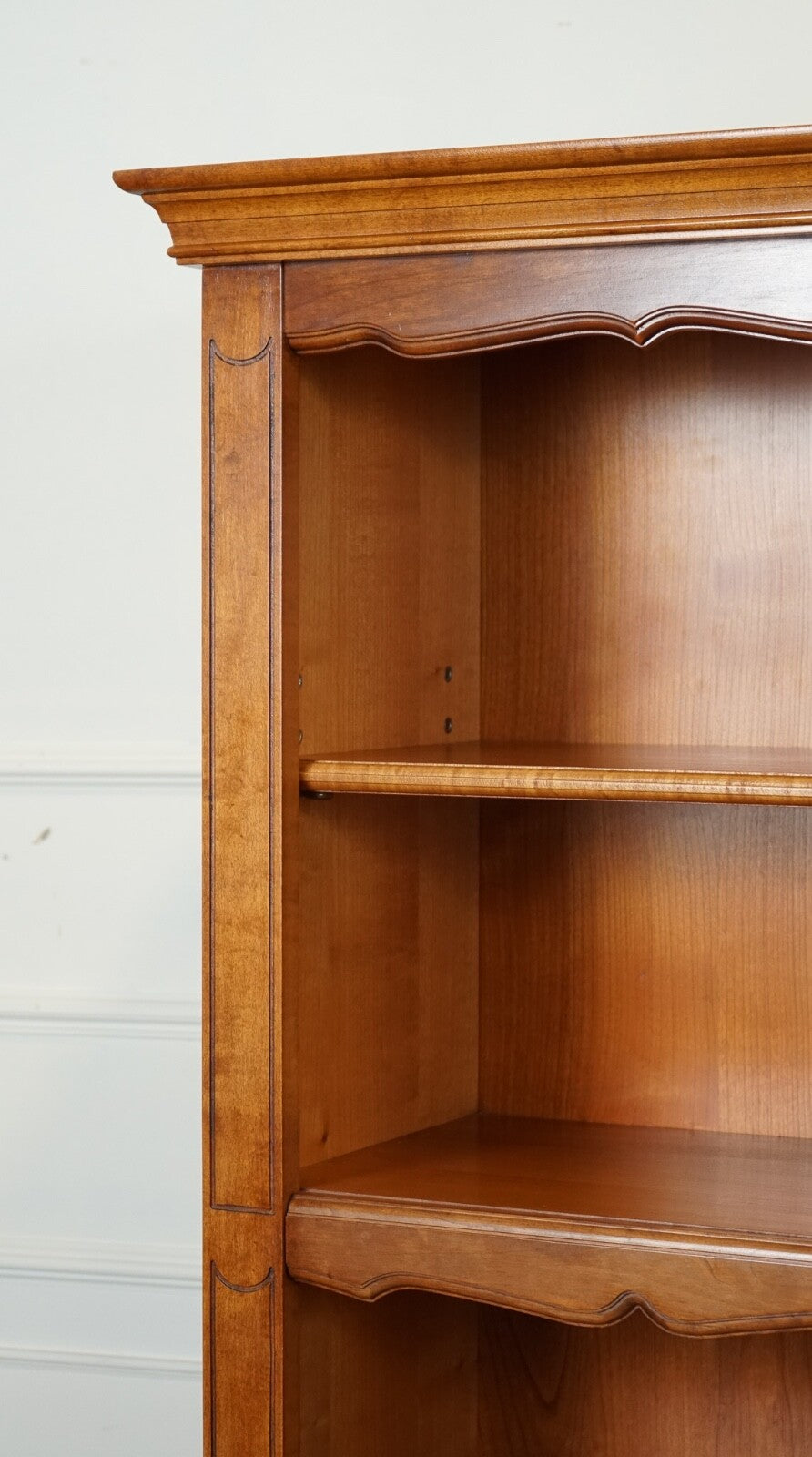 VINTAGE TALL OPEN SOLID BOOKCASE 5 SHELVES MADE BY YOUNGER FURNITURE LONDON J1