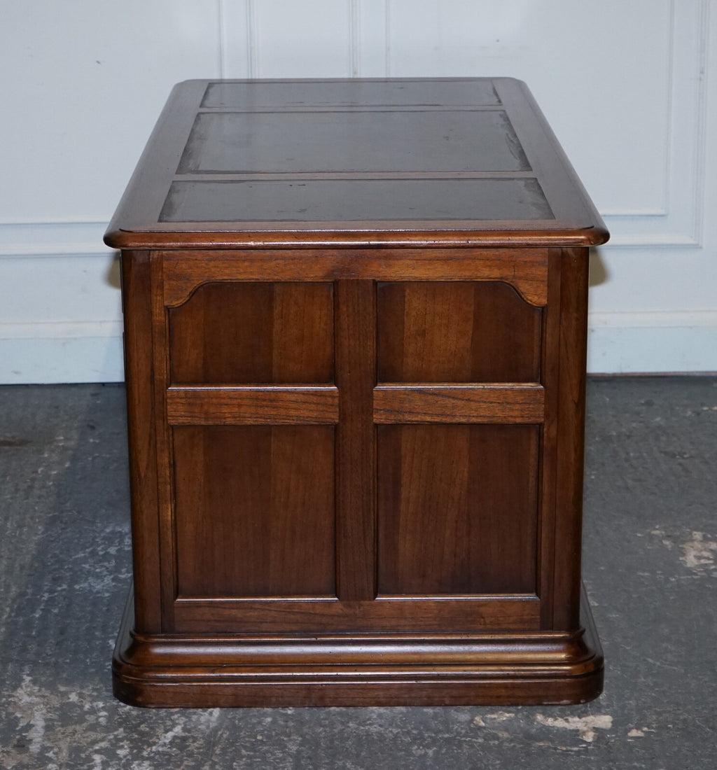 VINTAGE HEKMAN USA TWIN PEDESTAL DESK WITH BROWN LEATHER TOP BRASS HANDLES