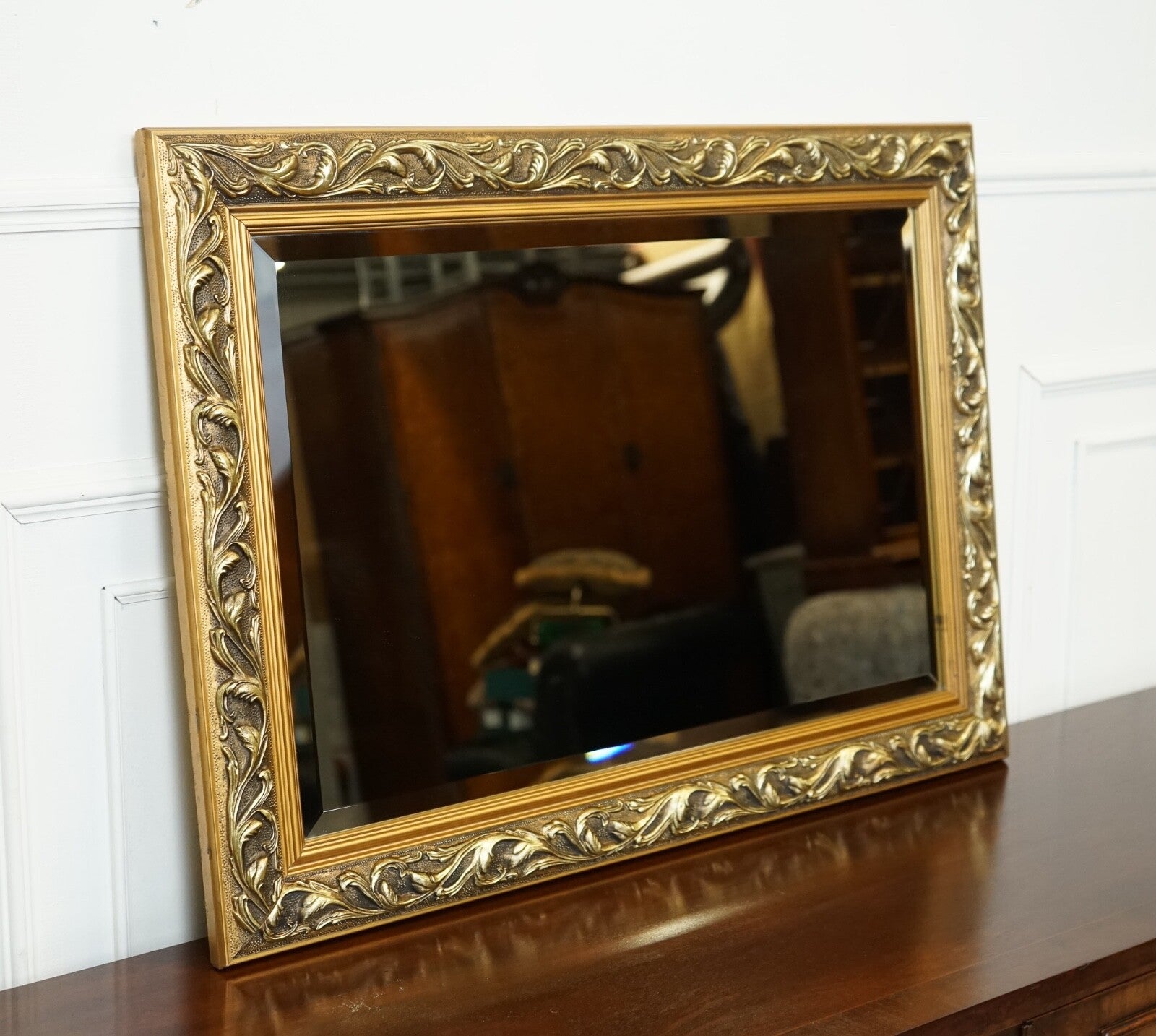 BEAUTIFUL VINTAGE CUSHIONED GILTWOOD BEVELLED MIRROR