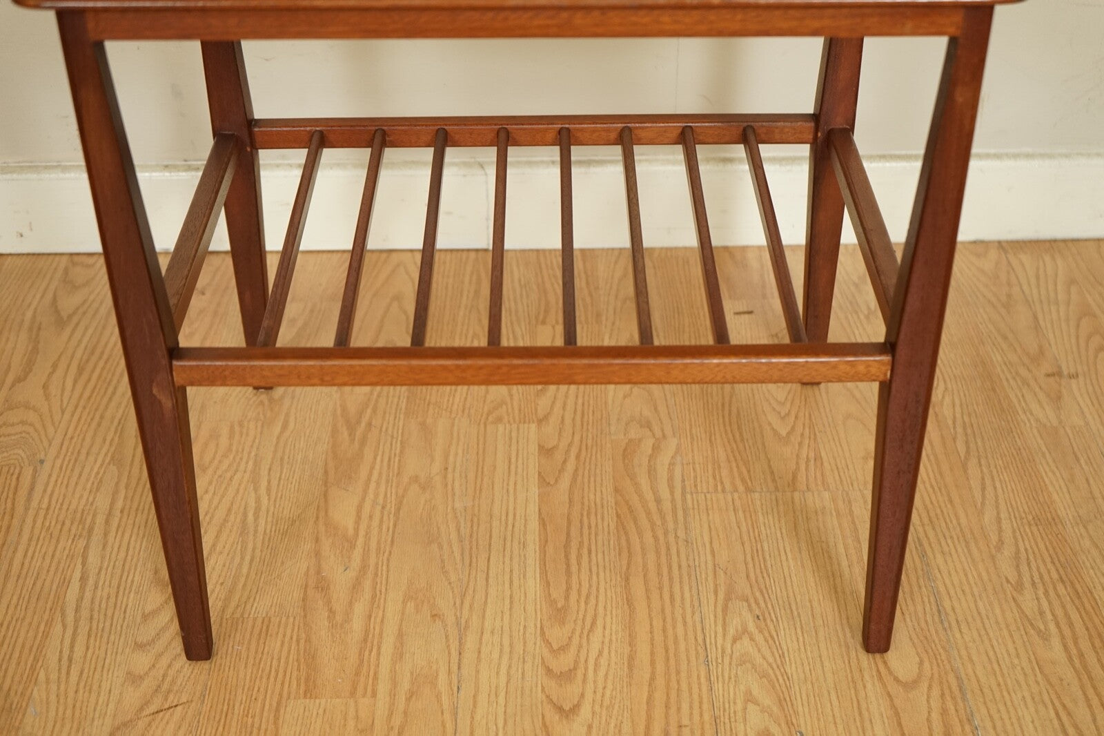 1960s VINTAGE SCANDANAVIAN TEAK MID CENTURY SIDE END LAMP TABLE