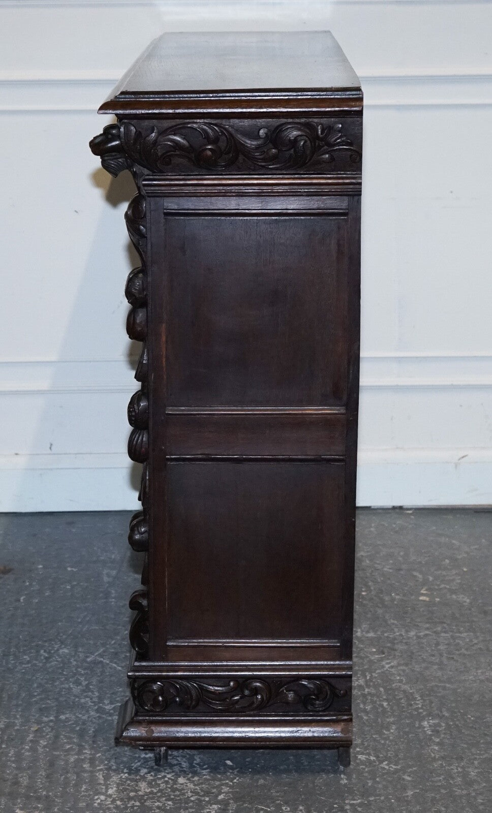 ANTIQUE CIRCA 1800 OAK GREENMAN & LIONHEADS DWARF OPEN BOOKCASE