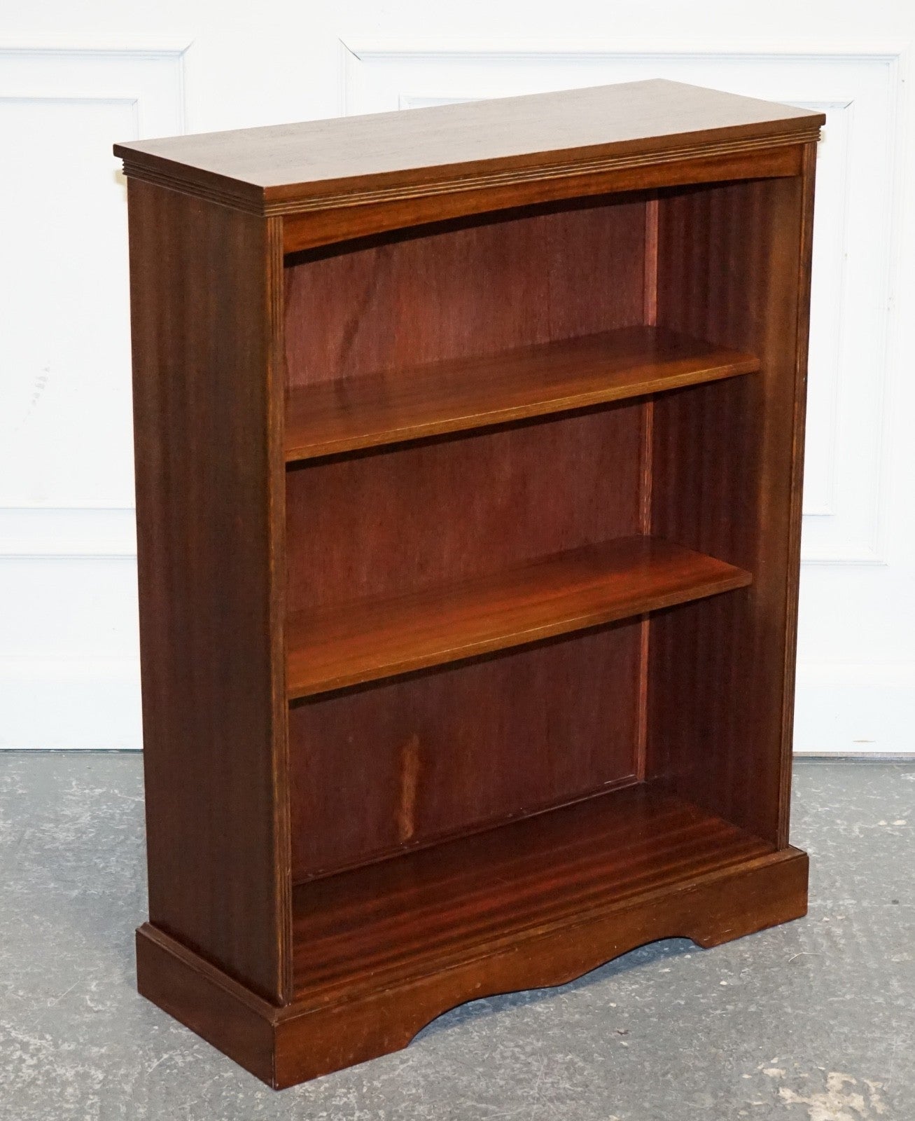 VINTAGE DWARF OPEN BOOKCASE WITH FIXED SHELVES