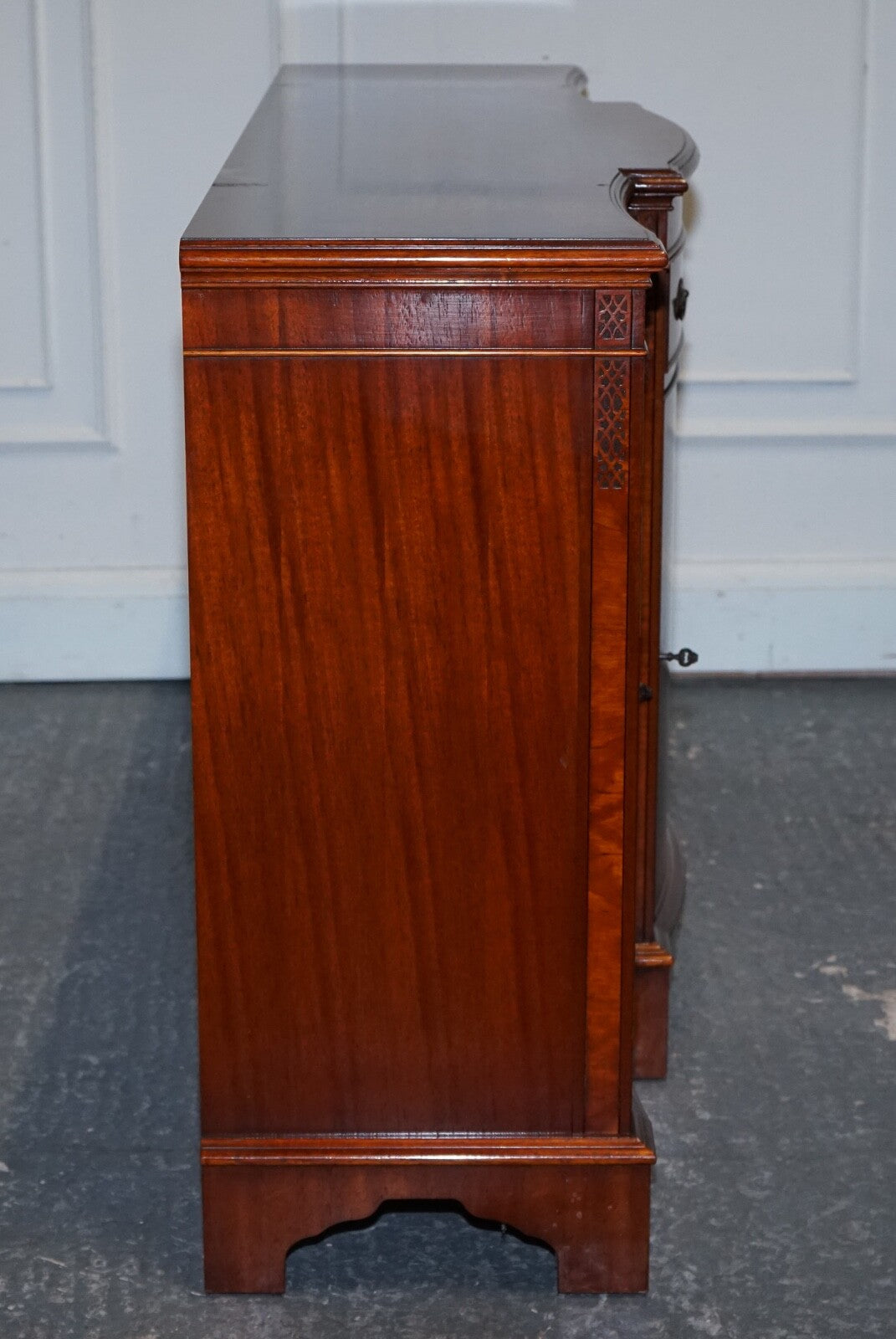 VINTAGE SERPENTINE BOW FRONT SIDEBOARD WITH DRAWERS & CUPBOARD BY WADE FURNITURE