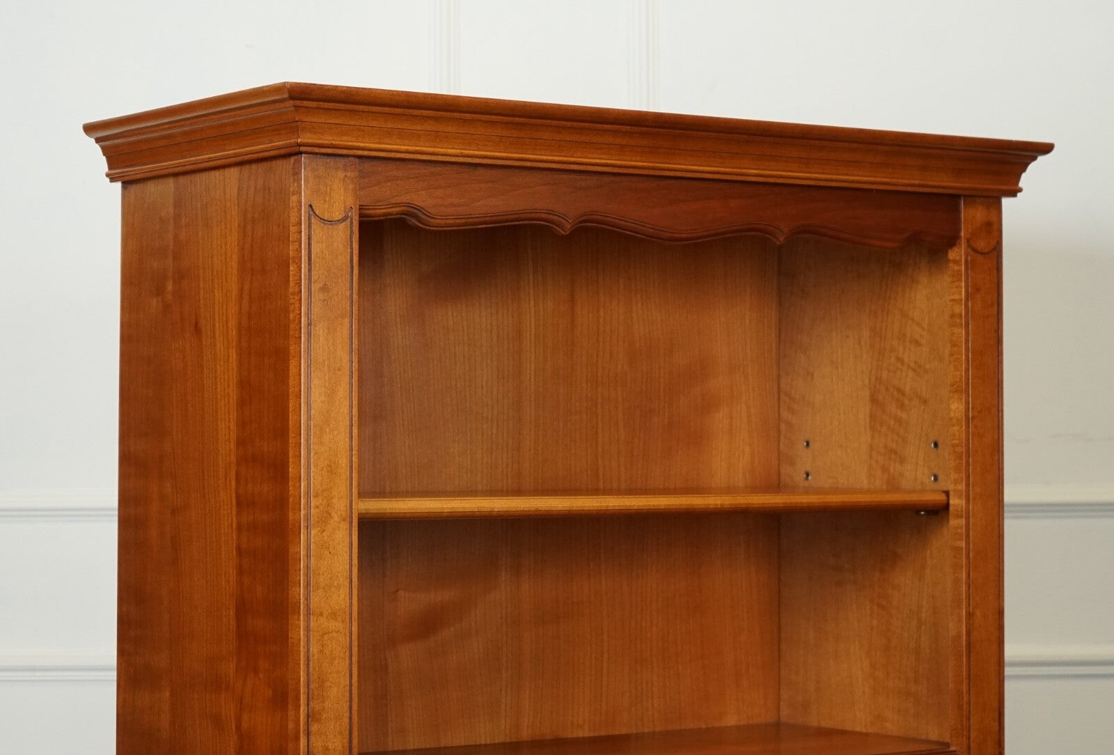 VINTAGE TALL OPEN SOLID BOOKCASE 5 SHELVES MADE BY YOUNGER FURNITURE LONDON J1