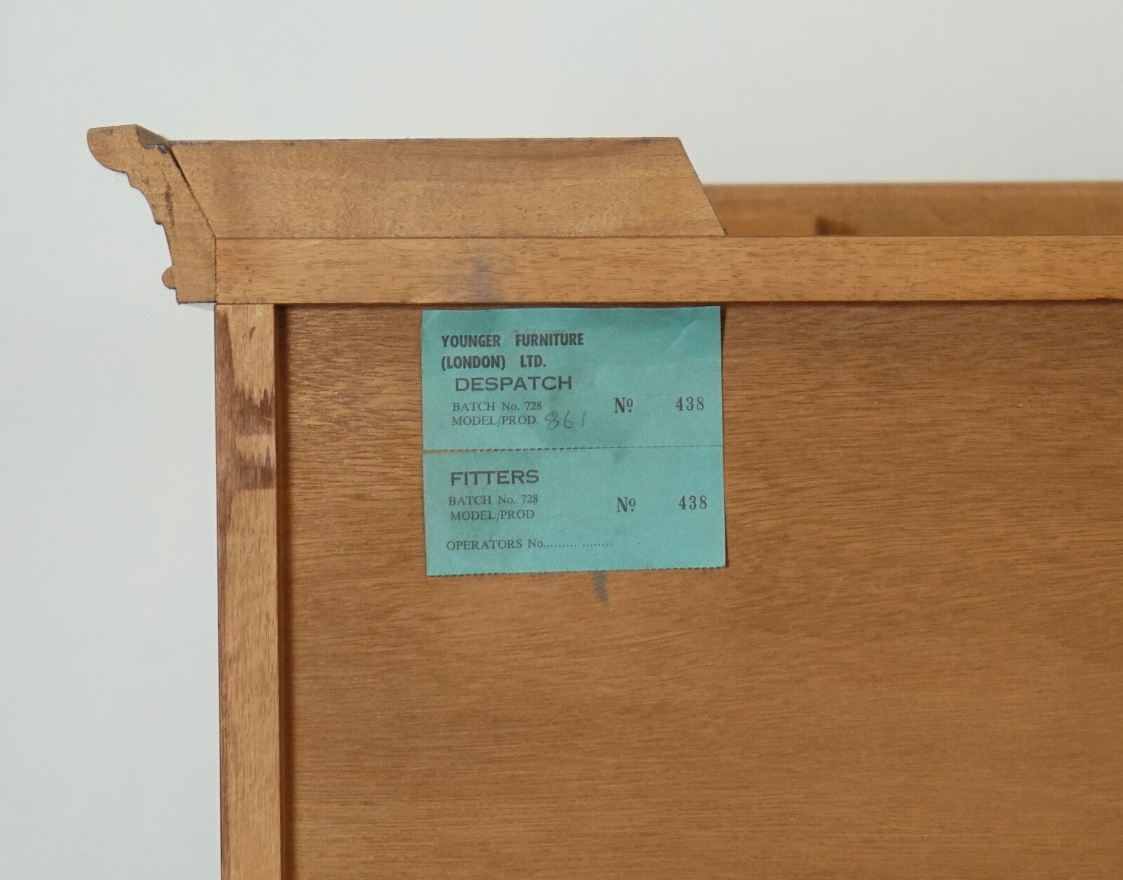 VINTAGE TALL OPEN SOLID BOOKCASE 5 SHELVES MADE BY YOUNGER FURNITURE LONDON J1