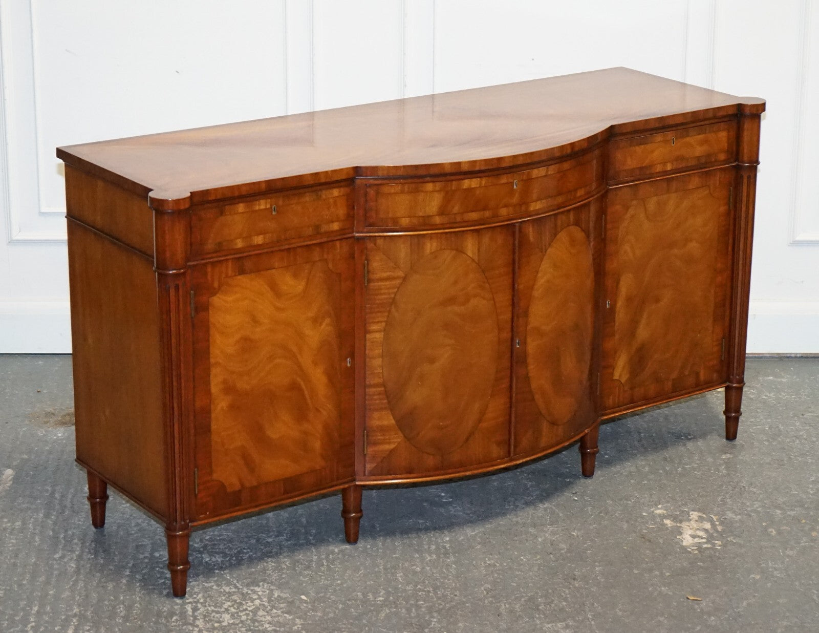 VINTAGE FINE FURNITURE BURR WALNUT SOLID SIDEBOARD MADE BY DAVID SALMON