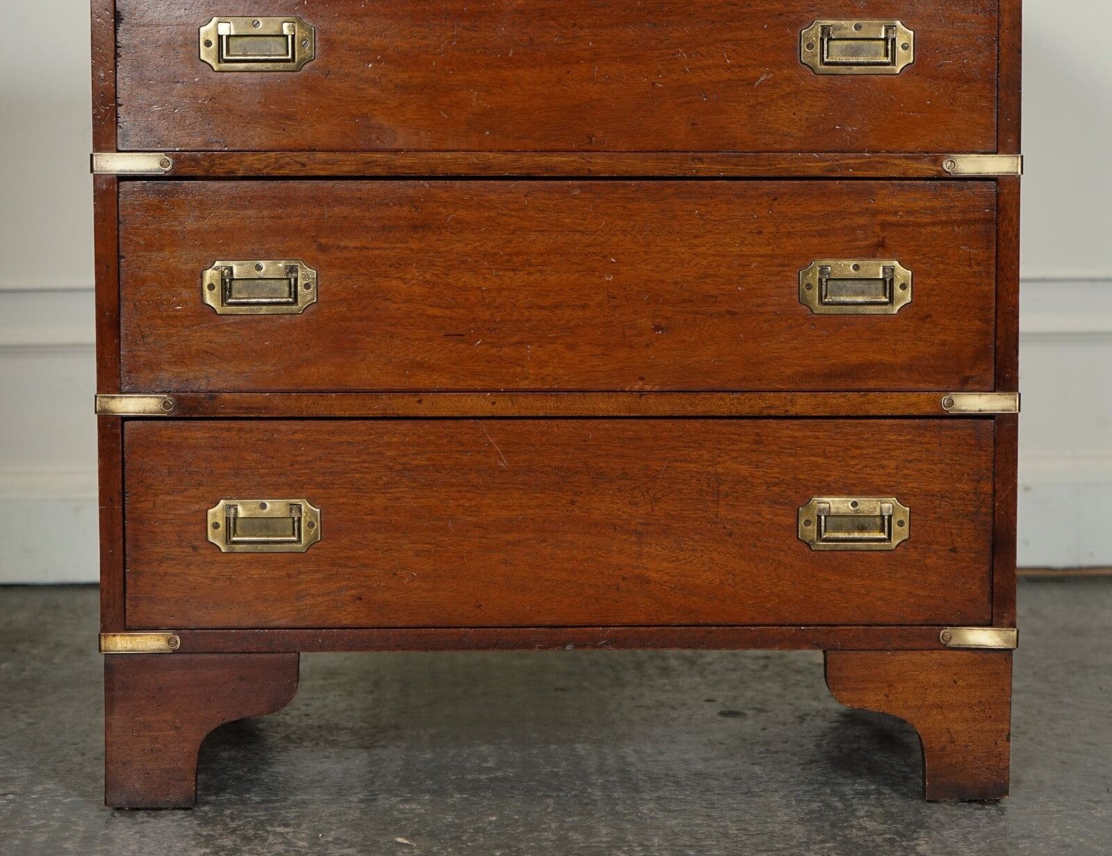 VINTAGE MILITARY CAMPAIGN SECRETAIRE CHEST OF DRAWERS WITH AGED GREEN LEATHER
