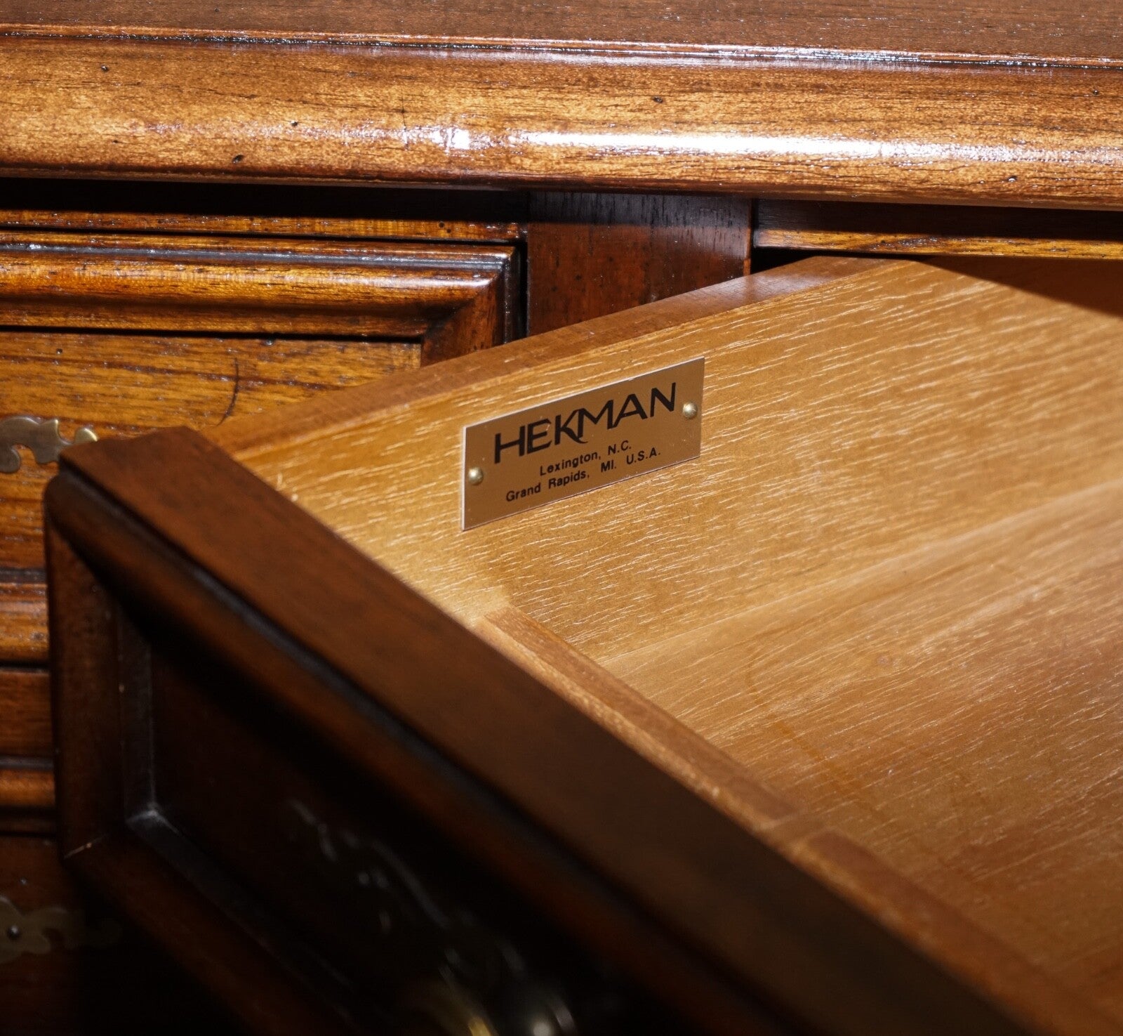 VINTAGE HEKMAN USA TWIN PEDESTAL DESK WITH BROWN LEATHER TOP BRASS HANDLES
