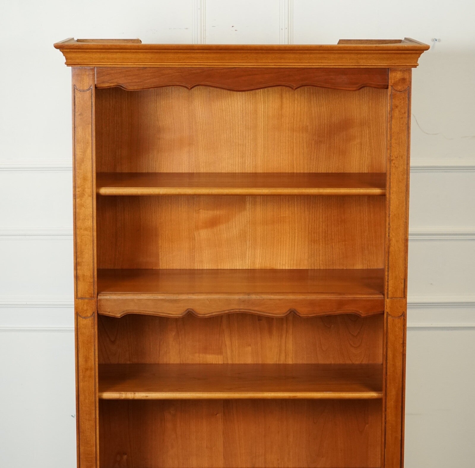 VINTAGE TALL OPEN SOLID BOOKCASE 5 SHELVES MADE BY YOUNGER FURNITURE LONDON J1