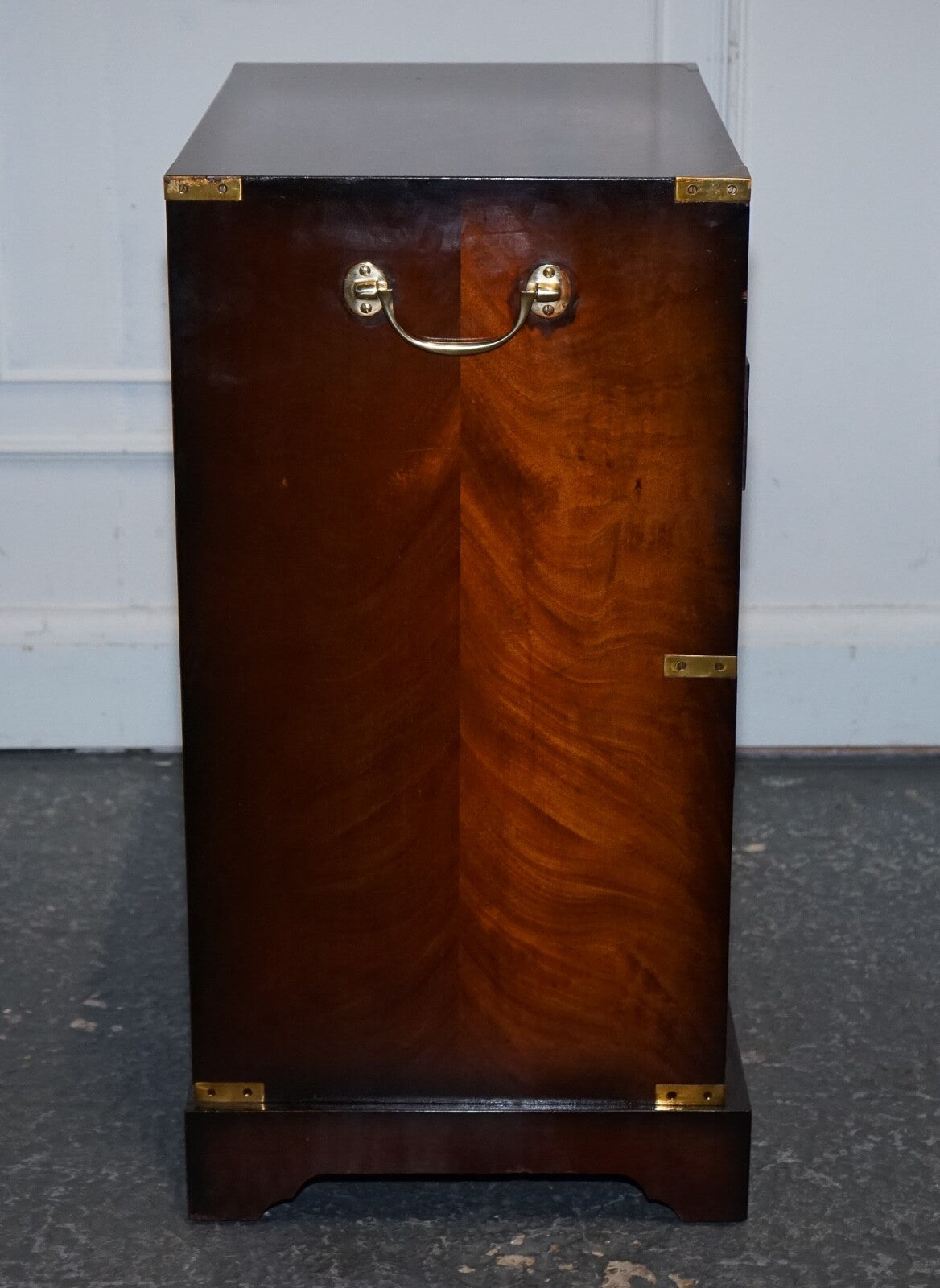 RESTORED STUNNING REH KENNEDY VINTAGE MILITARY CAMPAiGN CHEST OF DRAWERS